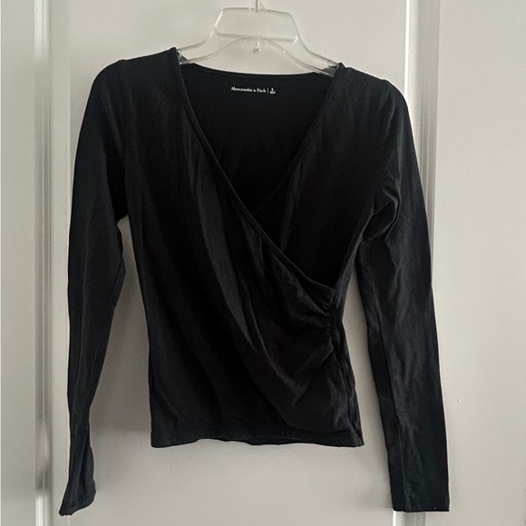 ABERCROMBIE & FITCH • Long Sleeve Cross Over/Wrap Top • Small • - Picture 7 of 7
